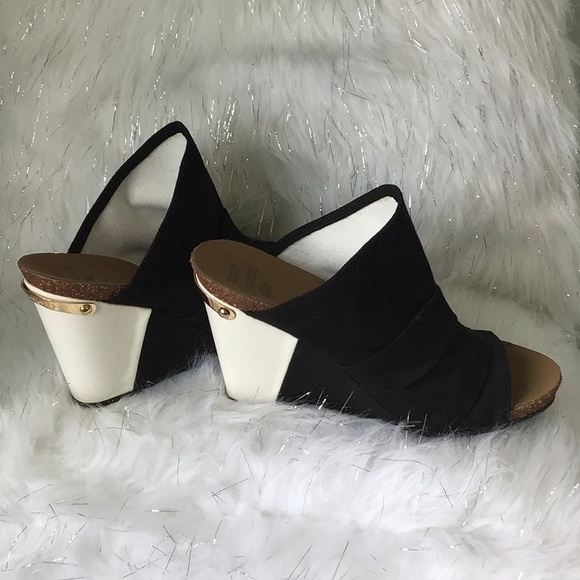 Juicy Couture Wedge Heel - Picture 7 of 9